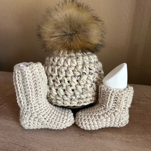 Newborn Oatmeal Baby Hat and Bootie Set